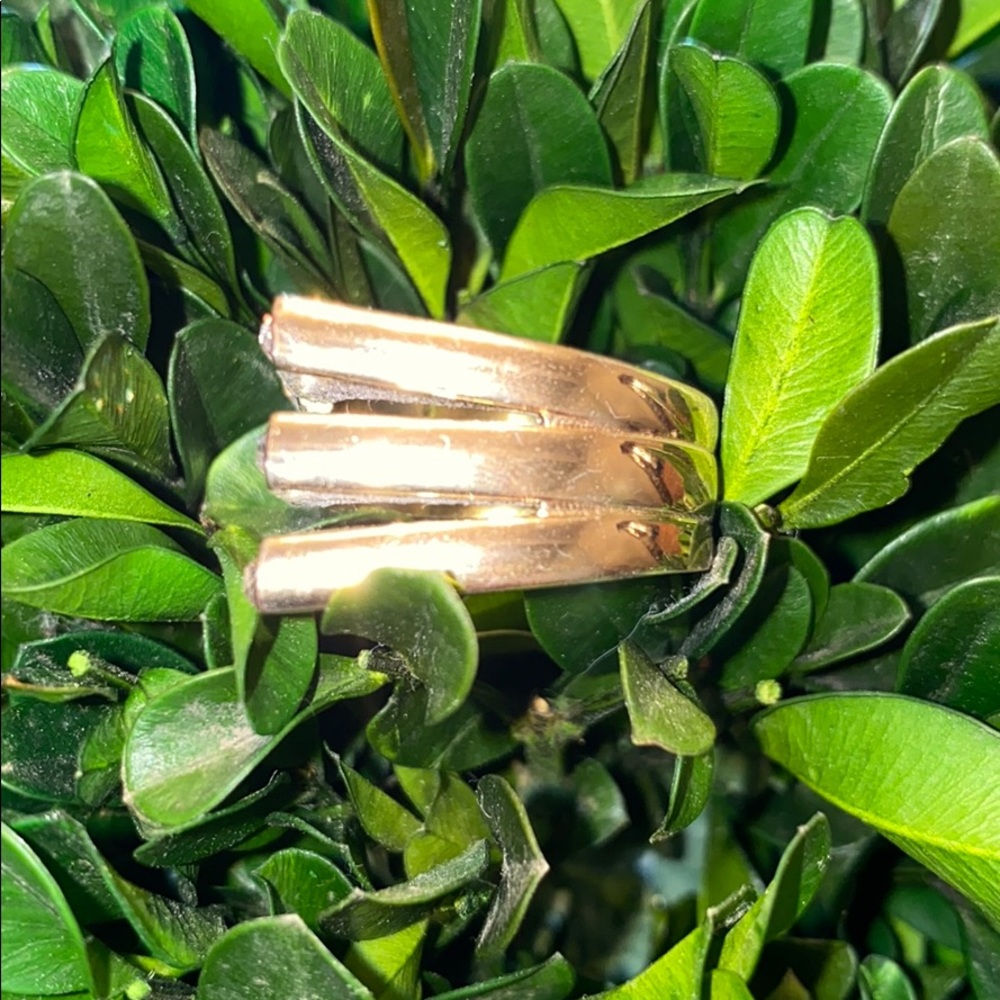⭐️ Macy’s ⭐️ Gold & Rhinestone Ring - Picture 3 of 8